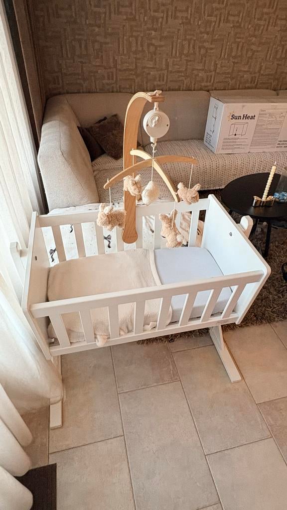 Babywieg met schommelstand excl. babymobiel, Ophalen, Zo goed als nieuw, Wieg