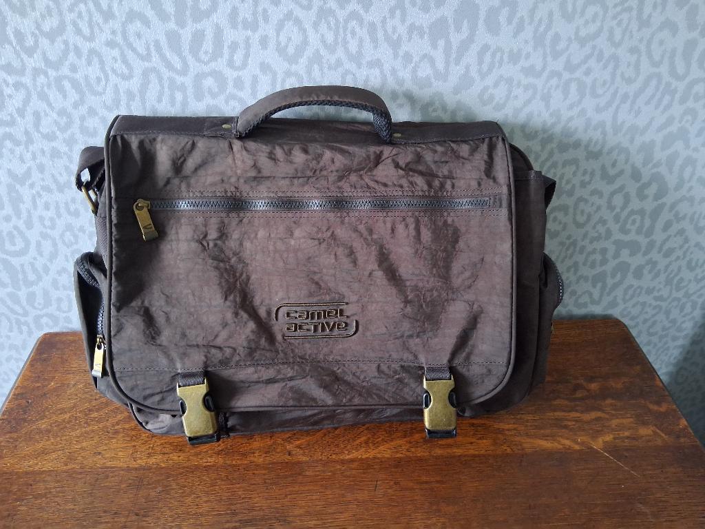 Laptoptas en attachekoffertje, Ophalen, Gebruikt, Bruin, Meerdere vakken