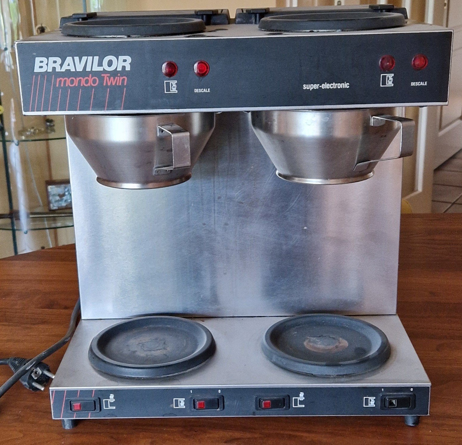 Bravilor Mondo Twin Koffiezetapparaat - Zonder kannen, Witgoed en Apparatuur, Koffiezetapparaten, Ophalen, Gebruikt, 10 kopjes of meer