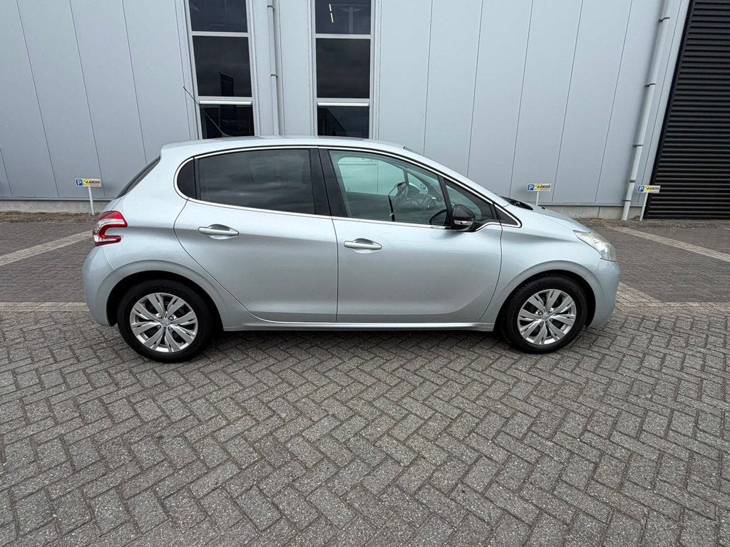 Peugeot 208 1.4 VTi Griffe Clima Cruise|NAVI|Leer APK, Voorwielaandrijving, Euro 5, Parkeersensor, Bedrijf