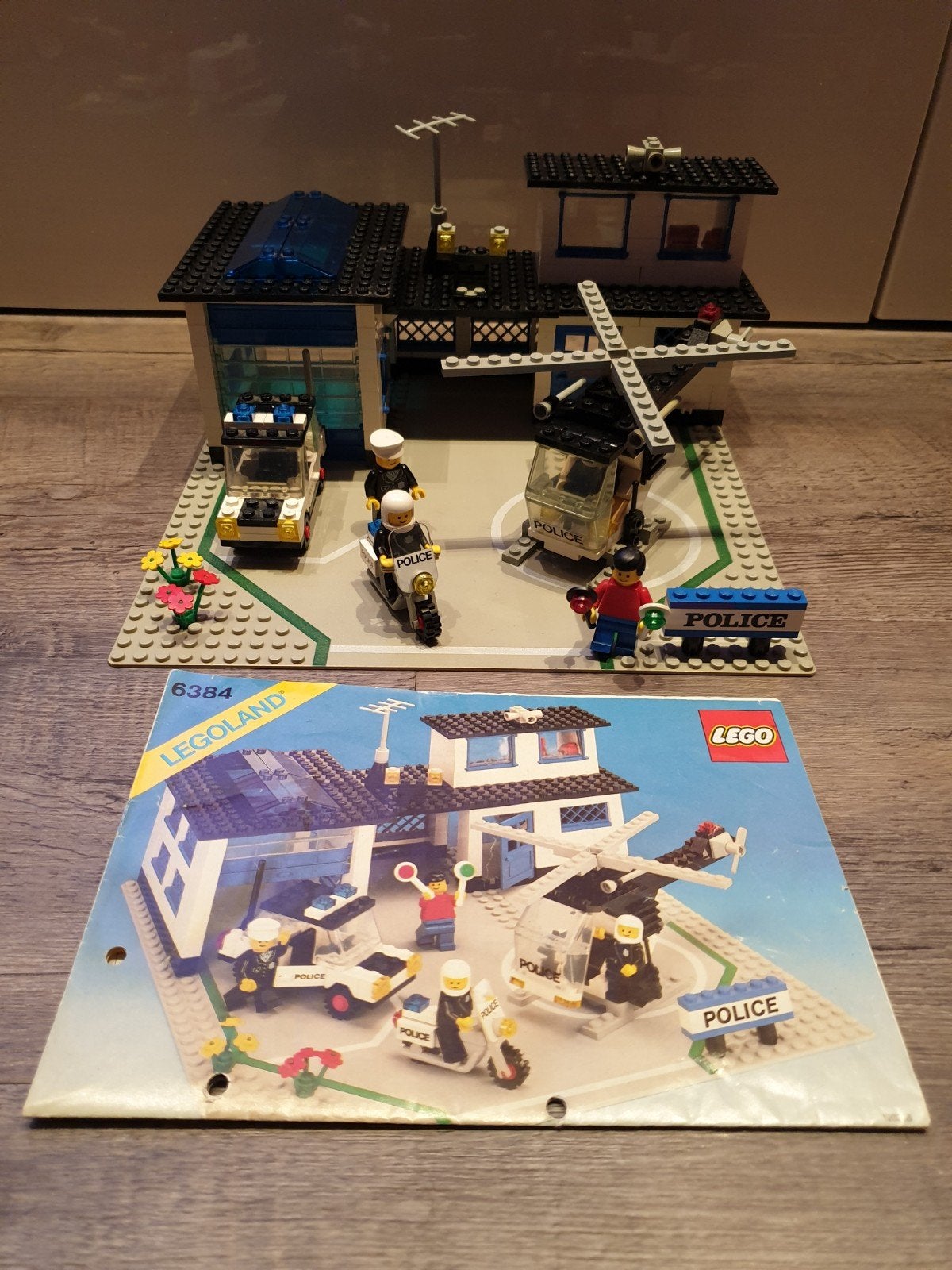 Vintage LEGO 6384 Politiebureau, Kinderen en Baby's, Speelgoed | Duplo en Lego, Gebruikt, Verzenden, Lego, Inclusief minifiguren