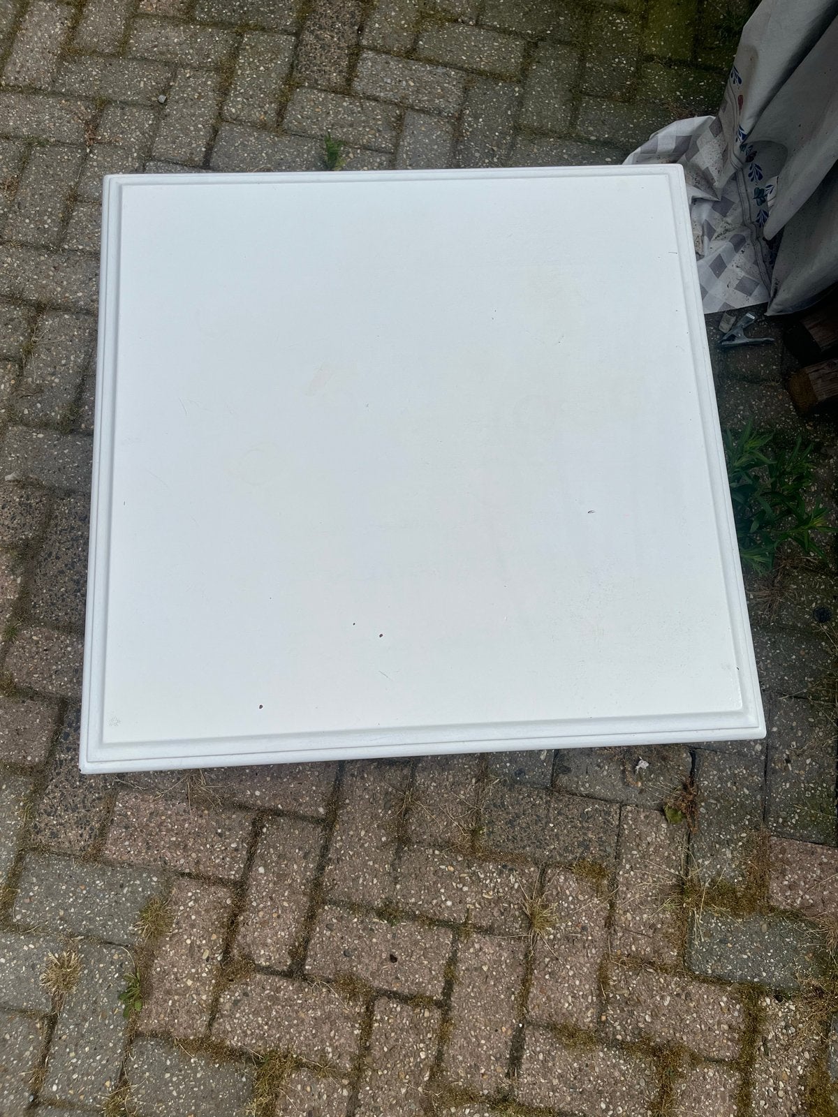 Grijze salontafel met rieten onderblad, Ophalen, Gebruikt, Vierkant, 50 tot 100 cm