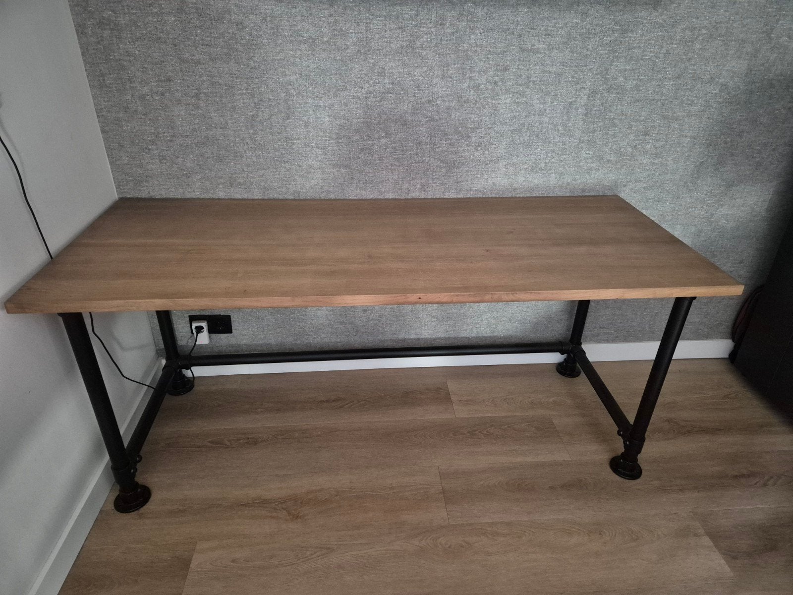Op maat gemaakt bureau, Ophalen, Hout, Bruin, Zo goed als nieuw