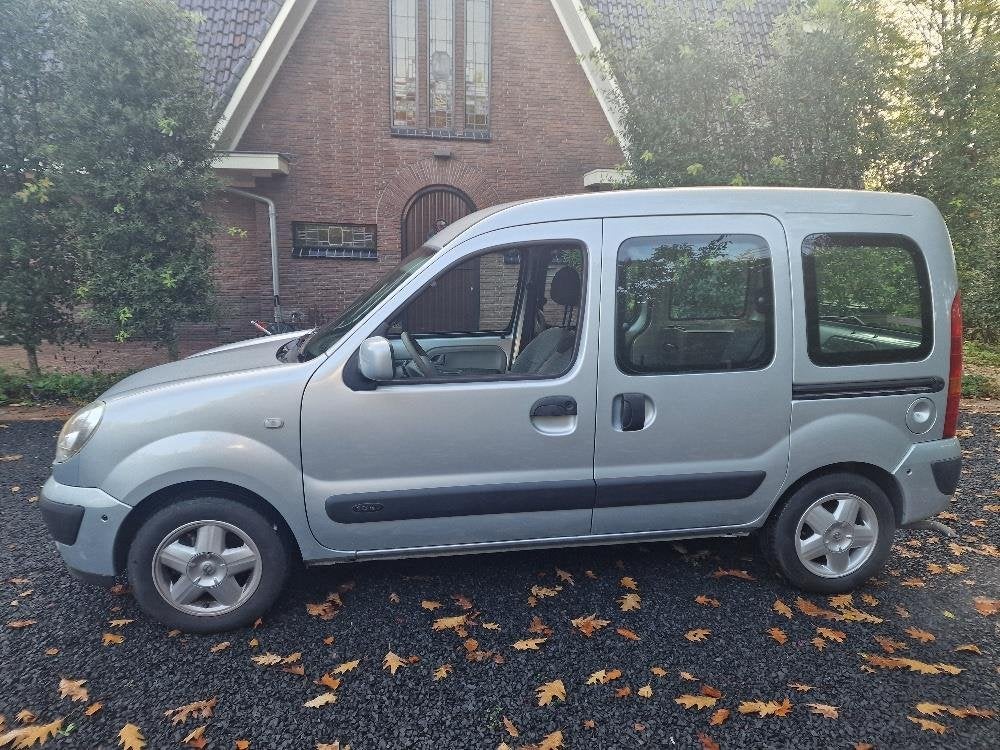 Renault Kangoo 1.6-16V Privilège | Rolstoelauto 3+1 | Bierm, Automaat, 1160 kg, Gebruikt, 4 stoelen
