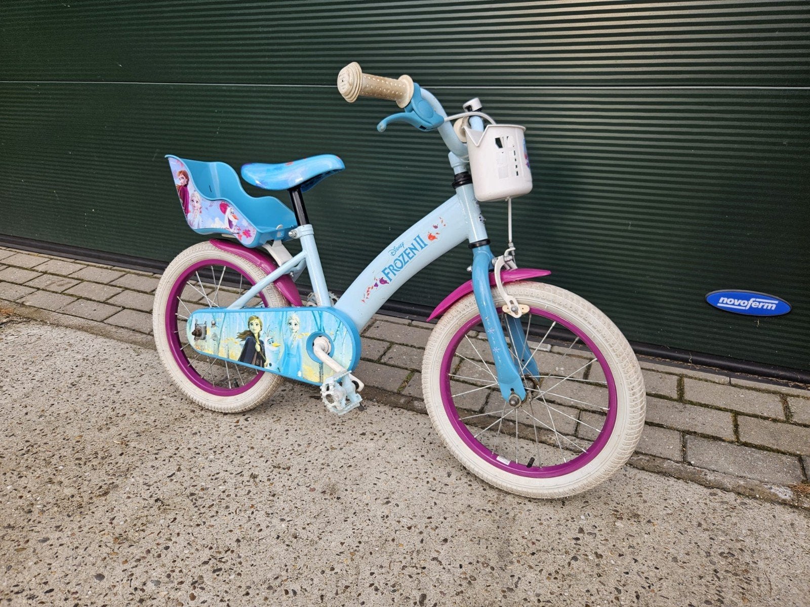 Keurige meisjesfiets van frozen - 16 inch, Ophalen, Zo goed als nieuw, 16 tot 20 inch