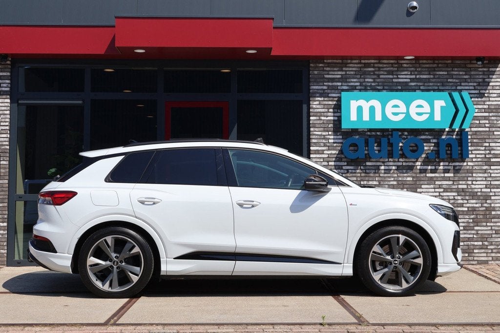 Audi Q4 e-tron 40 S-LINE Competition 77 kWh VOL! PANO l SONO, Auto's, Audi, Automaat, Achterwielaandrijving, Gebruikt, 520 km