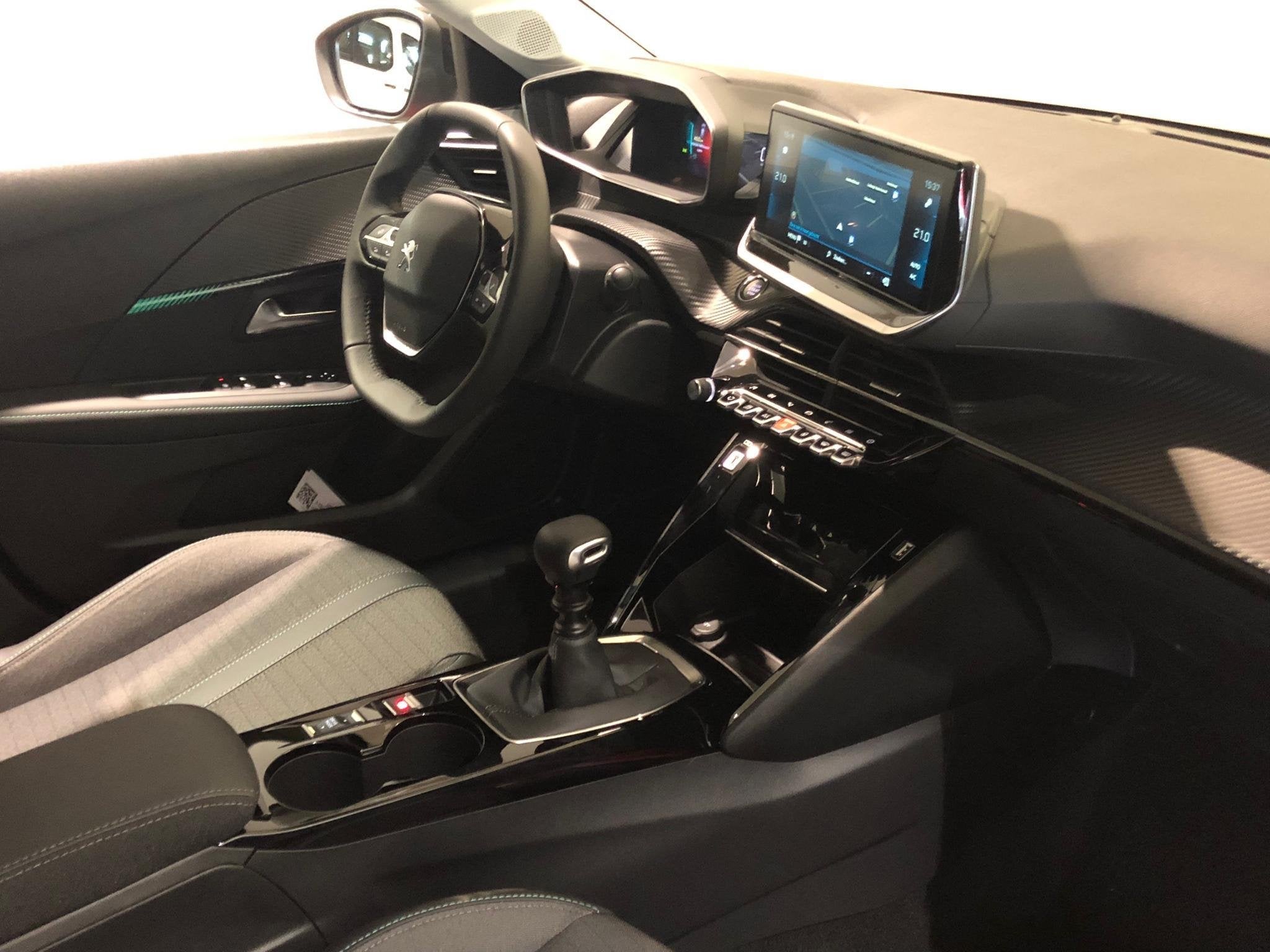 Peugeot 208 1.2 PureTech Allure Pack KEYLESS | NAVI | DIRECT, Auto's, Voorwielaandrijving, Euro 6, Leder en Stof, 49 €/maand