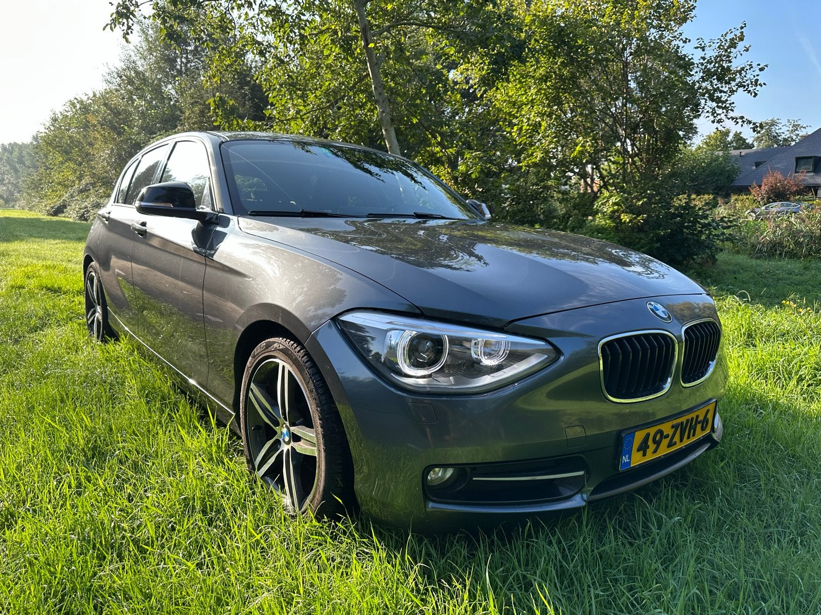 BMW 1-Serie 116I 100KW 5DR 2013 Grijs, Auto's, 1-Serie, 4 cilinders, Origineel Nederlands, 1200 kg