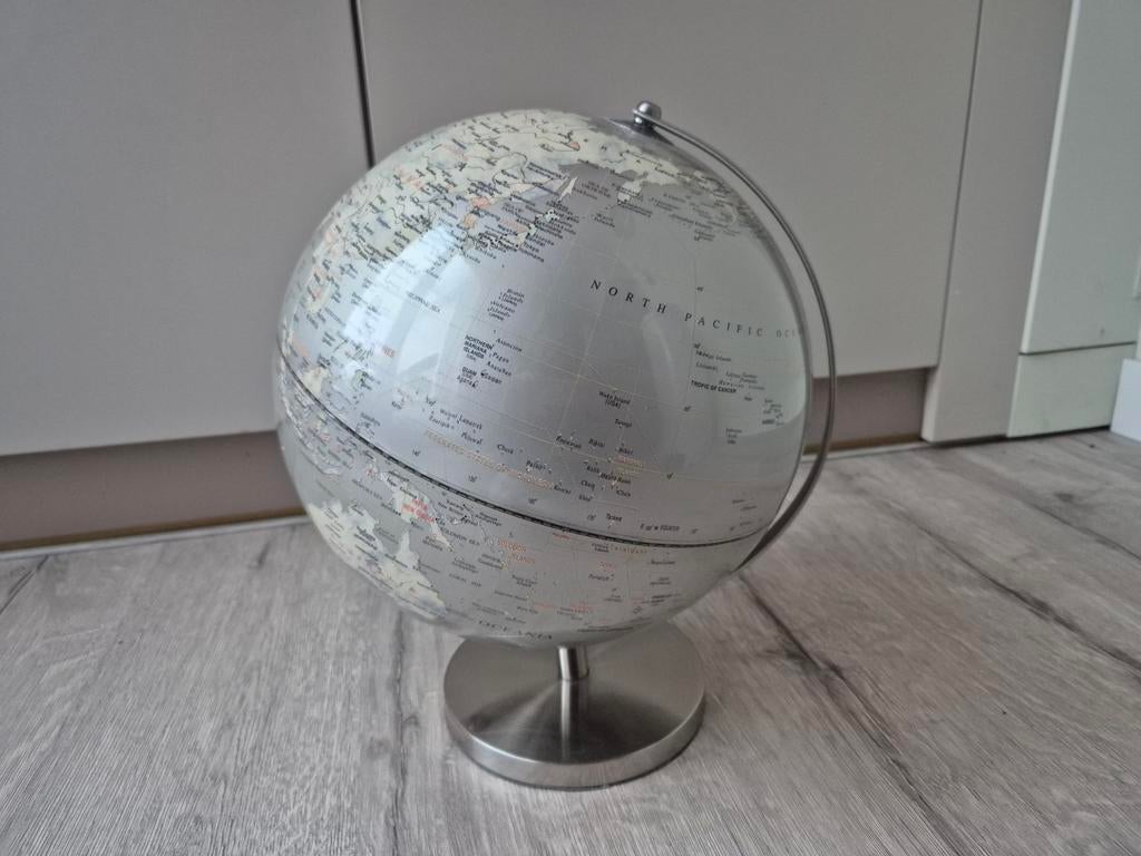 Wereldbol zilver, Ophalen of Verzenden, Zo goed als nieuw