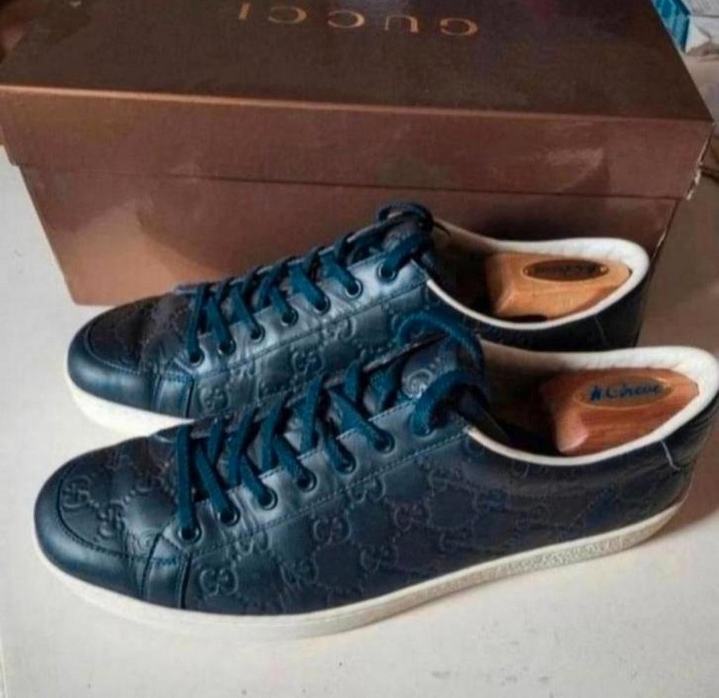 Gucci  10 1/2 G  (44 1/2), Ophalen of Verzenden, Zo goed als nieuw, Blauw