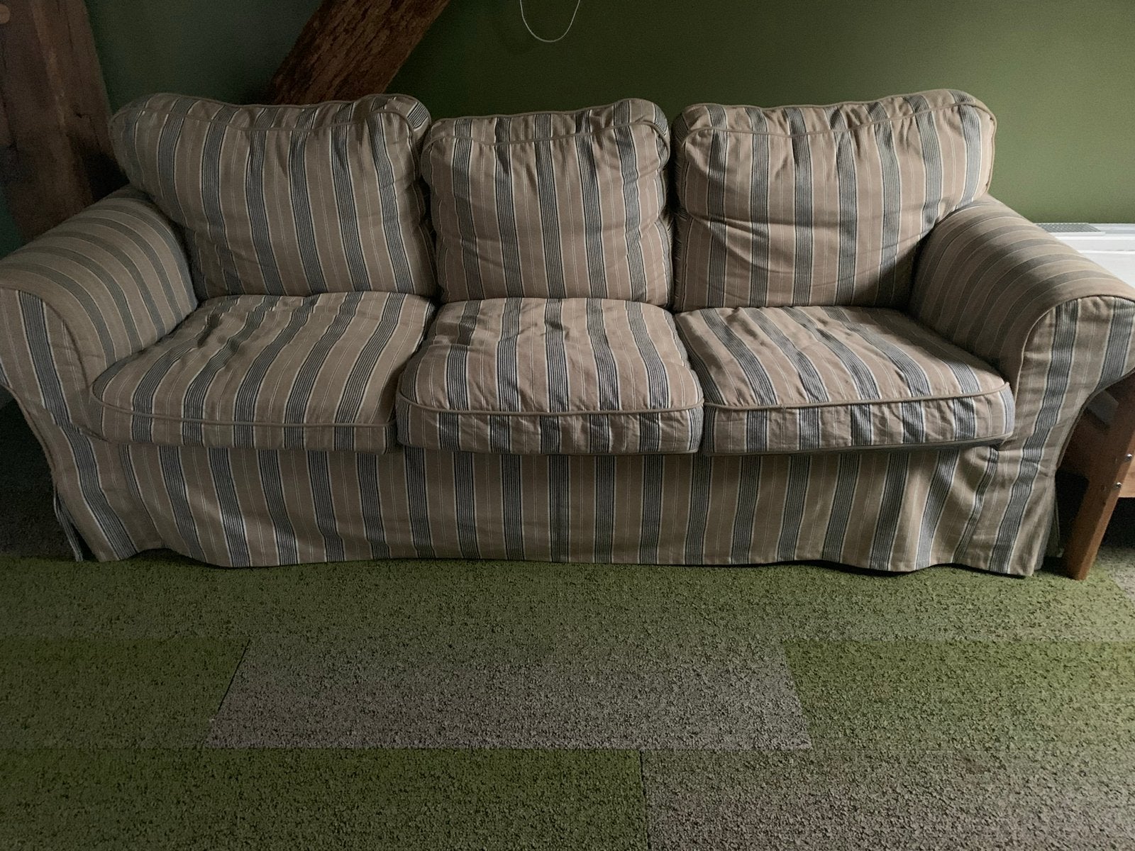 Comfortabele gestreepte 3-zitsbank met poef, Ophalen, Gebruikt, Driepersoons, 75 tot 100 cm