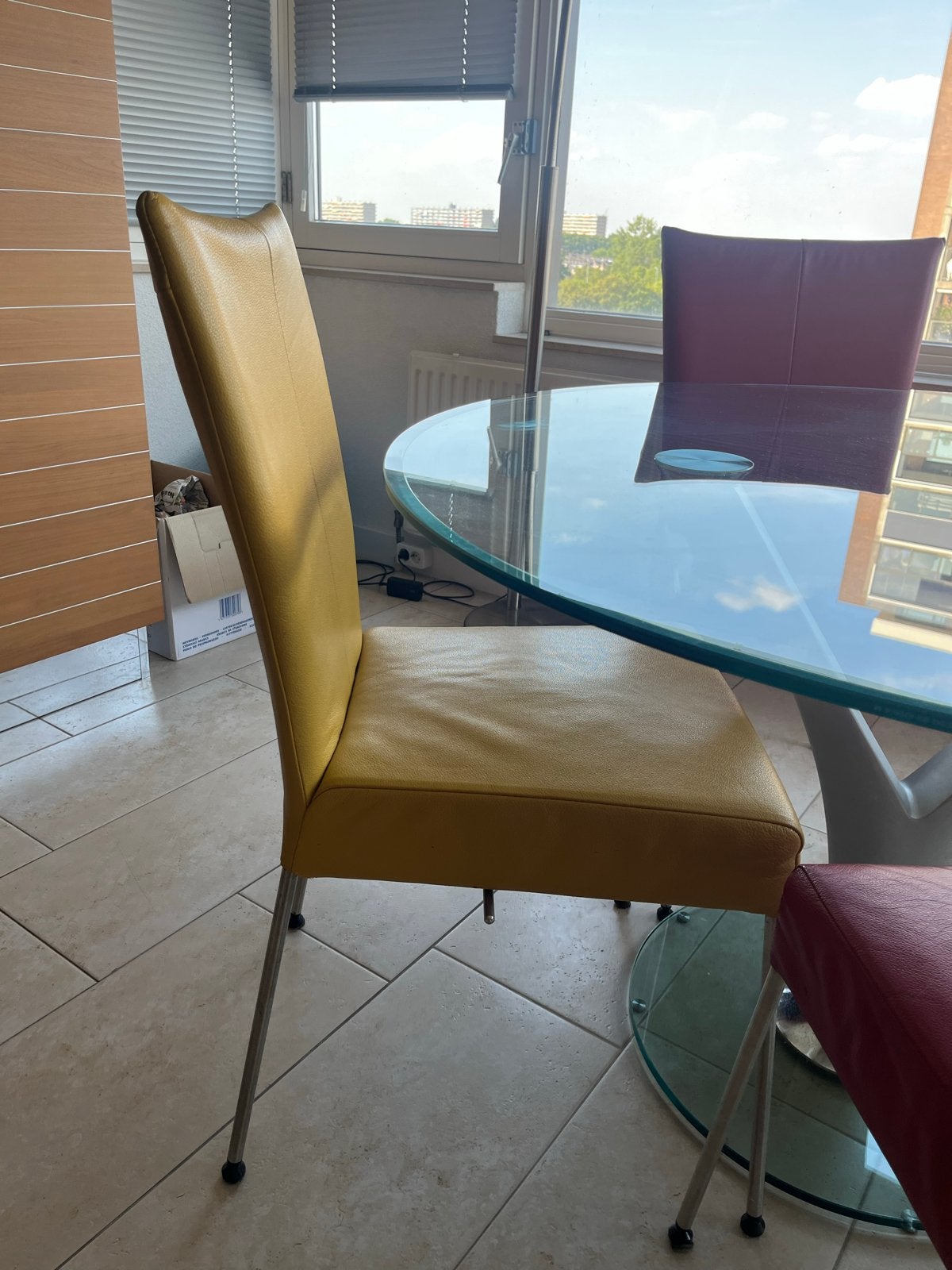 2 Moderne gele eetkamerstoelen, Huis en Inrichting, Ophalen, Gebruikt, Twee, Overige kleuren