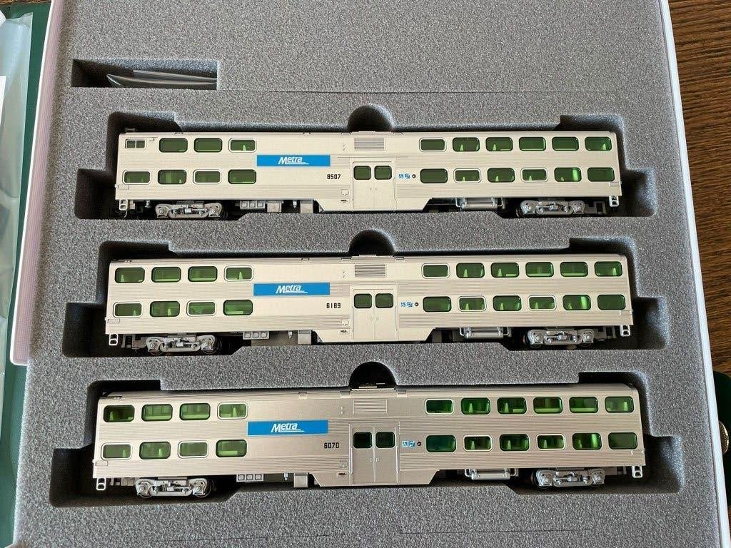Kato 106-8703 METRA 3 car rijtuigset, Hobby en Vrije tijd, Overige merken, Gelijkstroom, Ophalen of Verzenden, Analoog