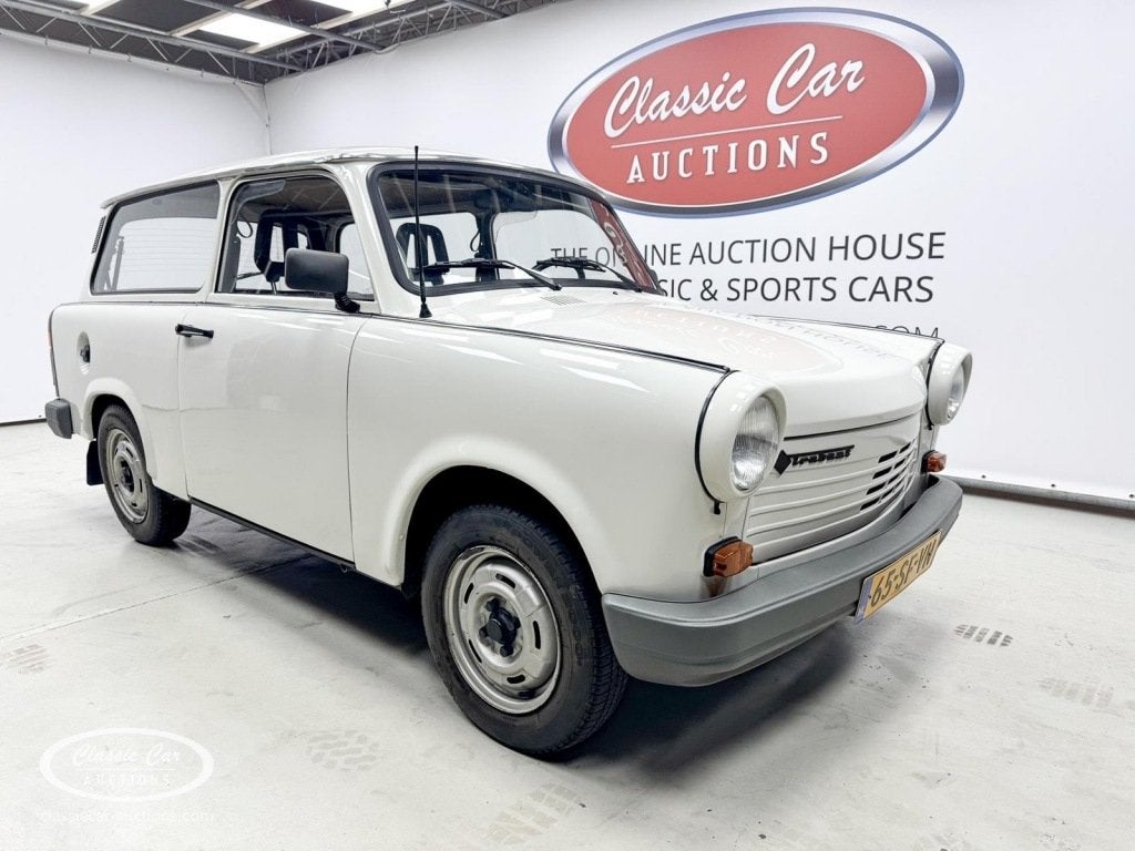 Trabant OVERIGE UNIVERSAL 1.1 444 Edition - ONLINE AUCTION, Auto's, Gebruikt, 4 stoelen, Wit, Handgeschakeld