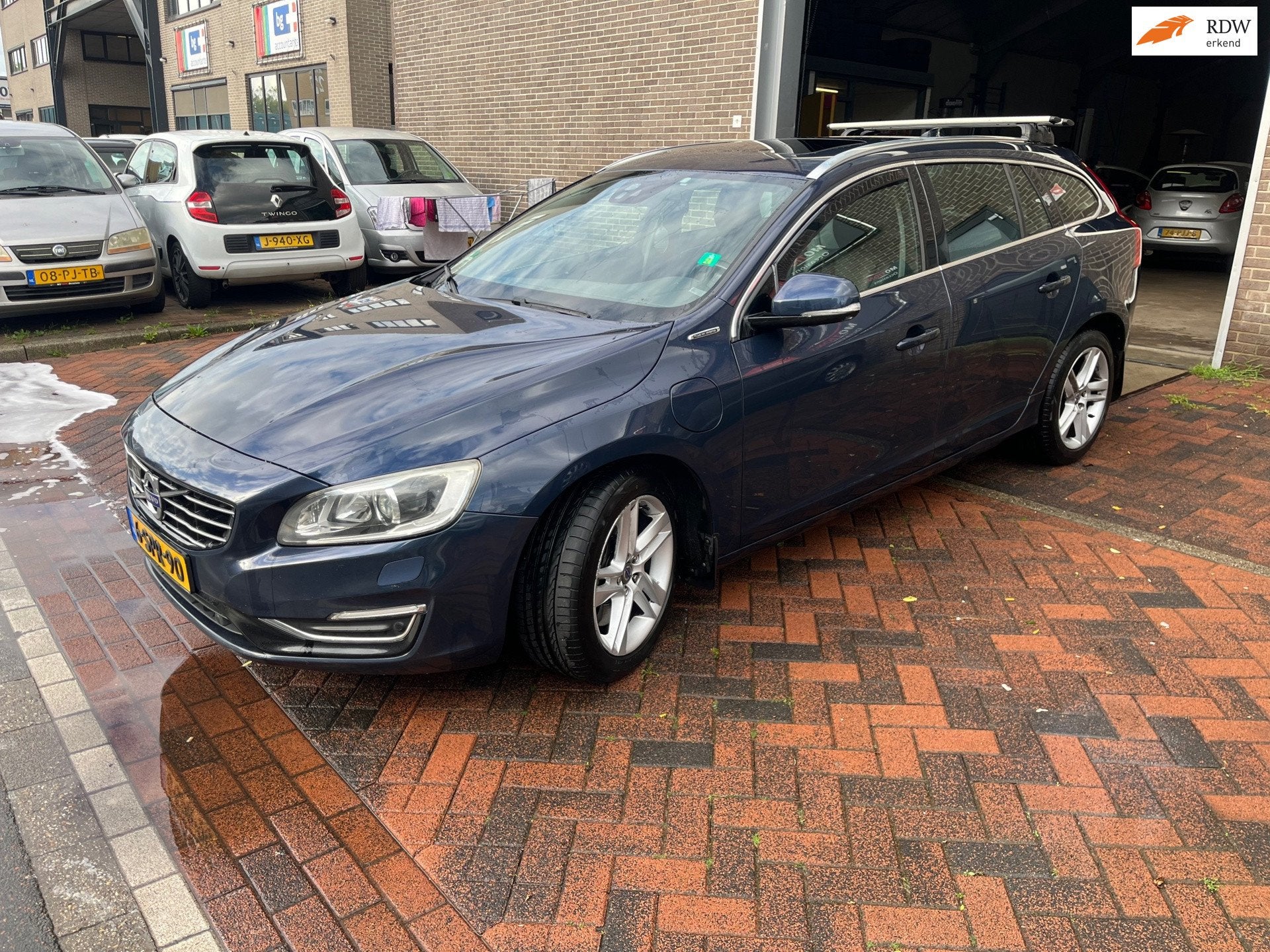 Volvo V60 2.4 D6 AWD Plug-In Hybrid Summum! Motor error!, Auto's, Automaat, Zwart, Blauw, Vierwielaandrijving