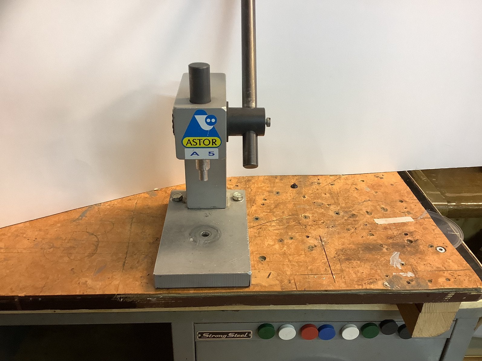 Astor knopenmachine, Hobby en Vrije tijd, Ophalen, Zo goed als nieuw, Toebehoren, Overige merken