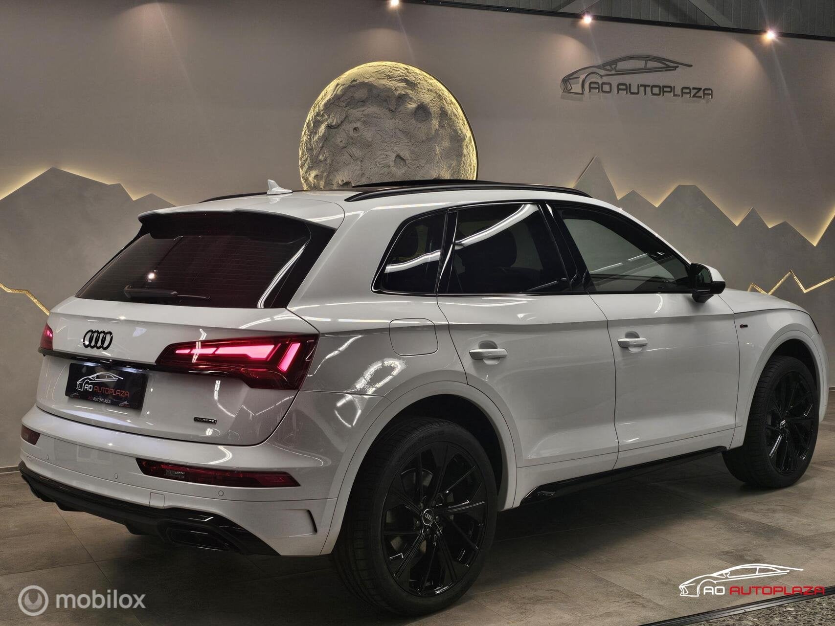 Audi Q5 50 TFSI e S edition Panorama/3x S-line/Trekhaak/BTW, Auto's, Audi, Automaat, Zwart, 4 cilinders, Leder en Stof