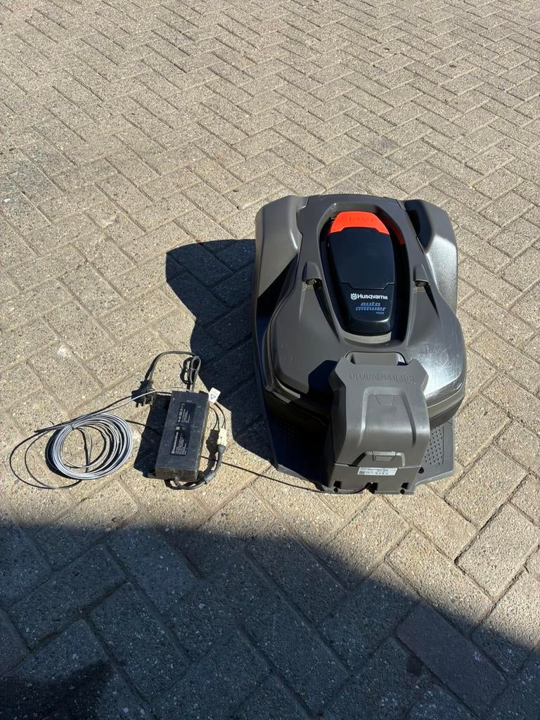 Mooi 450x automower, Tuin en Terras, Robotmaaiers, Ophalen, Zo goed als nieuw, 20 tot 25 cm