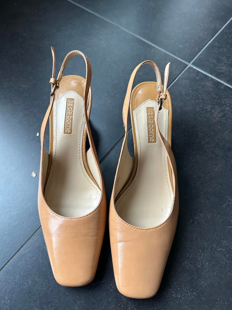 Twee paar Liz Claiborne Pumps - Zo goed als nieuw, Kleding | Dames, Ophalen of Verzenden, Zo goed als nieuw, Beige, Pumps