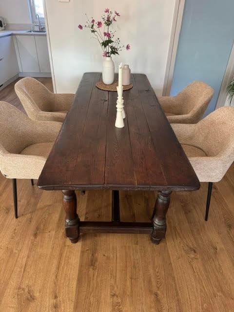 Eikenhouten boeren/kasteel eettafel, Huis en Inrichting, Ophalen, Eikenhouten boeren/kasteel eettafel, Eikenhout, 200 cm of meer