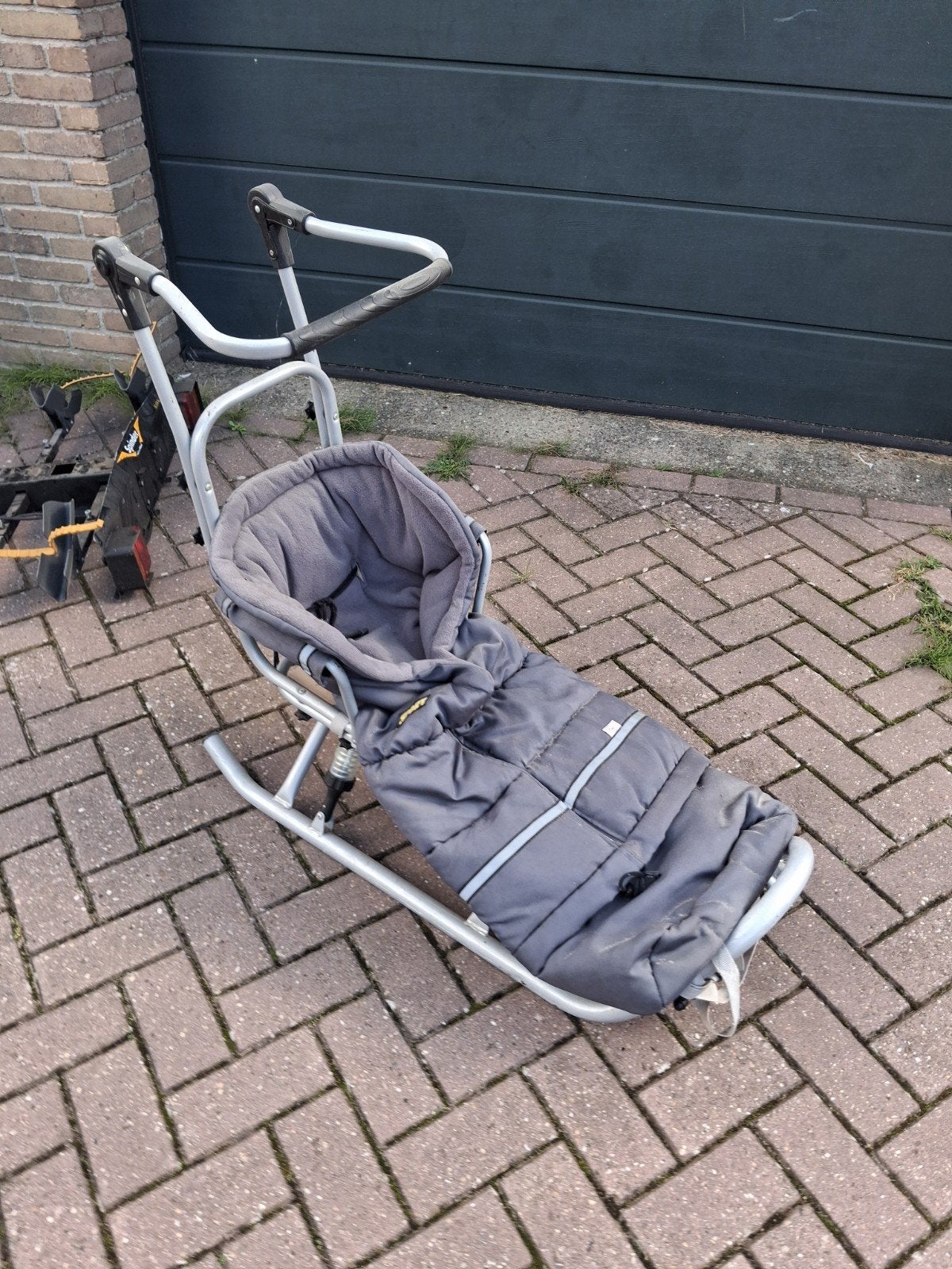Slee met duwstang en voetenzak - Gebruikt, Ophalen, Rugleuning, Gebruikt