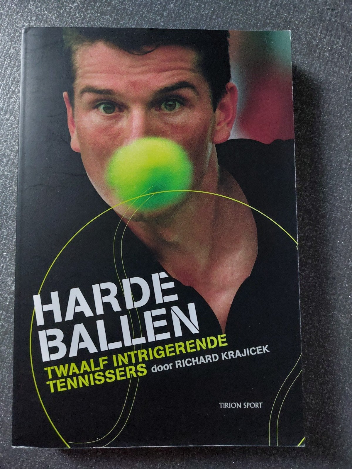Harde Ballen - Richard Krajicek (Gesigneerd), Ophalen of Verzenden, Zo goed als nieuw, Richard Krajicek, Balsport