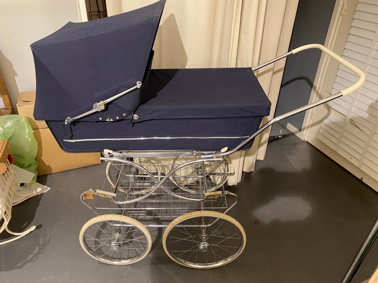 Mooie grote donker blauwe vintage kinderwagen, losse bak, Gebruikt, Met reiswieg, Ophalen, Kinderwagen