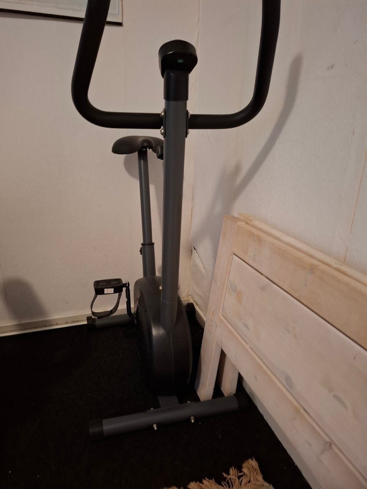 Verstelbare Hometrainer - Ideaal voor Thuis Workout, Sport en Fitness, Ophalen of Verzenden, Gebruikt, Benen, Hometrainer