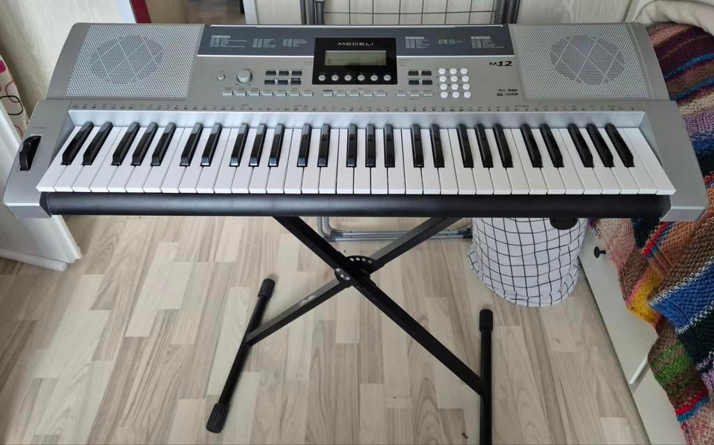 Medeli M12 elektrische piano, Ophalen, Zo goed als nieuw, 61 toetsen, Medeli