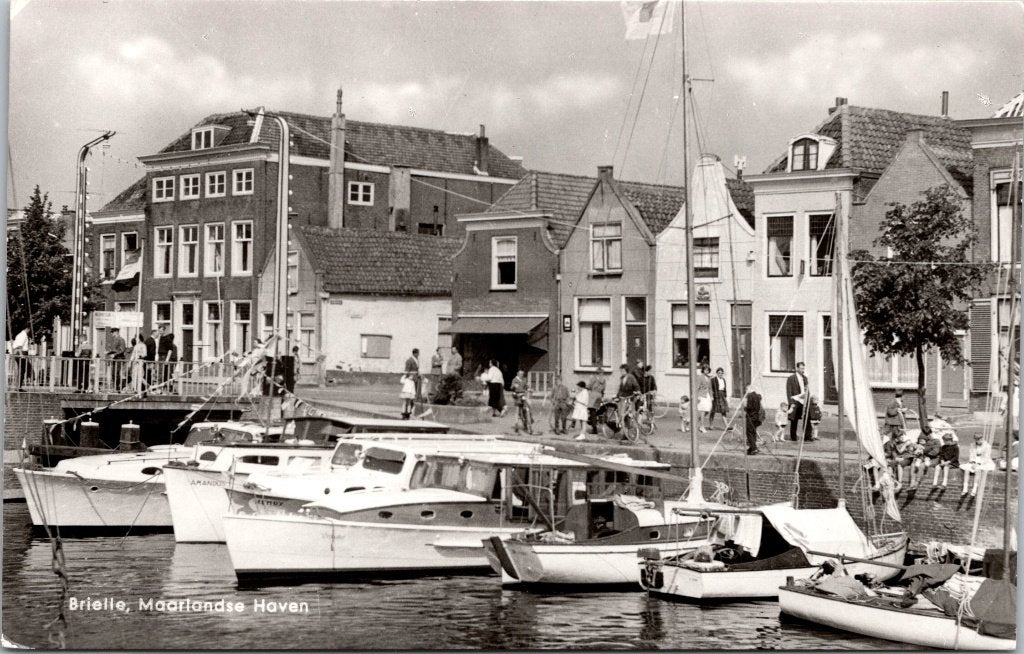 Brielle Den Briel - 12 ansichtkaarten jaren 50 60 ..., Verzenden, 1960 tot 1980, Gelopen, Zuid-Holland