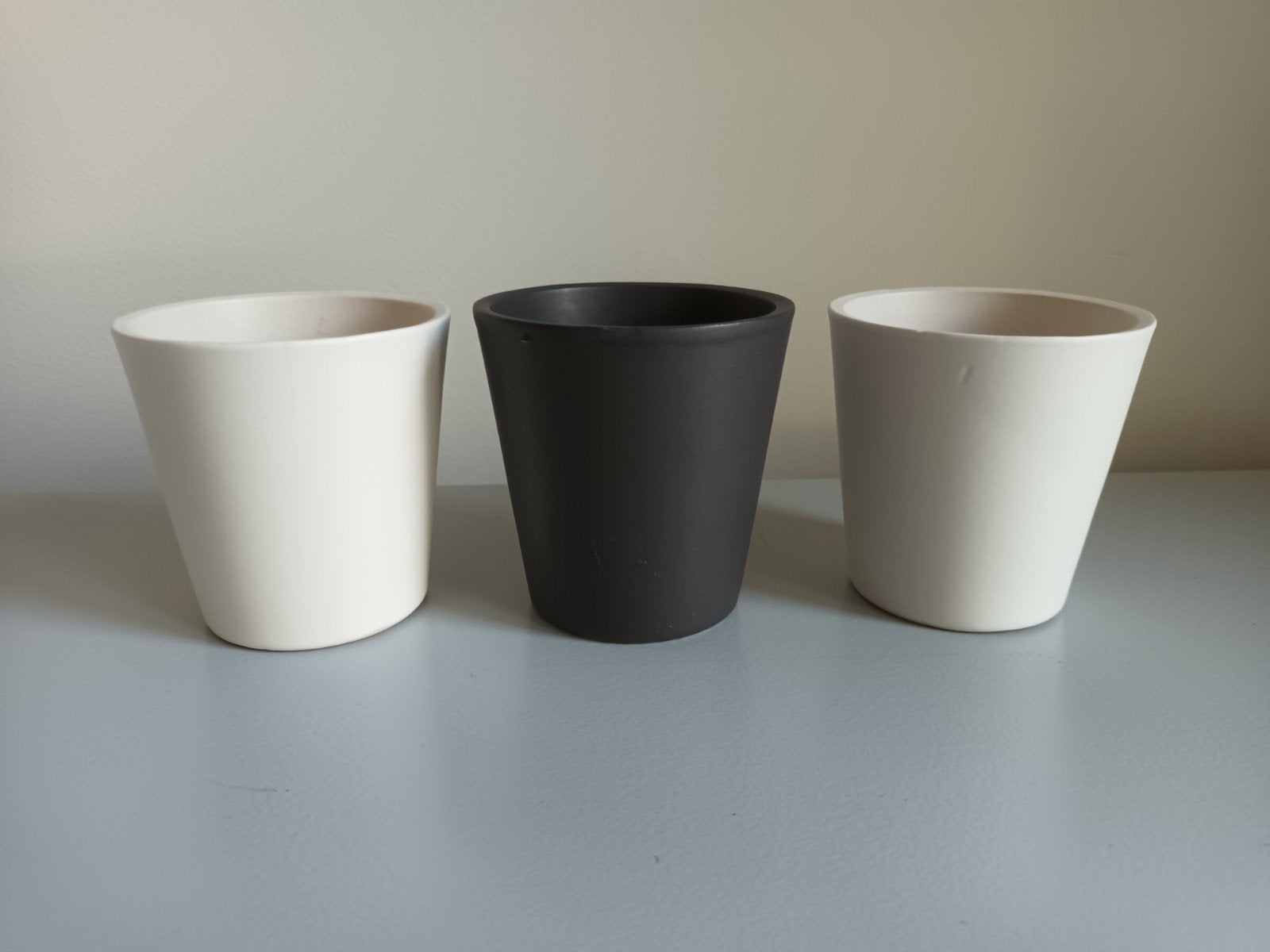 3 bloempotten bloempotjes antraciet grijs creme wit potjes, Gebruikt, Rond, Binnen, Ophalen of Verzenden