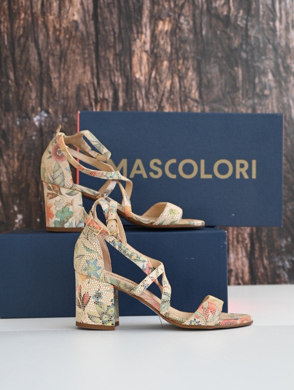 Mascolori Sandalen met Bloemenprint en Blokhak, Ophalen, Zo goed als nieuw, Sandalen of Muiltjes