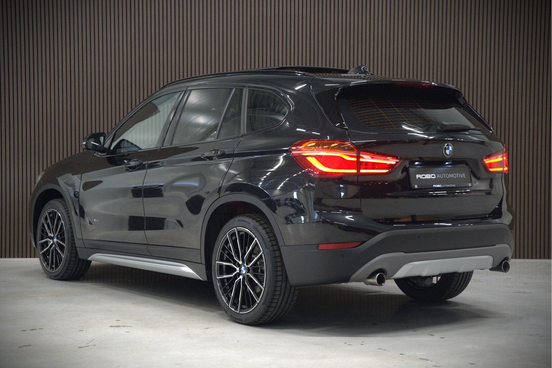 Foto 7 van BMW X1 xDrive20i High Executive | Panoramadak | Head-Up Disp
