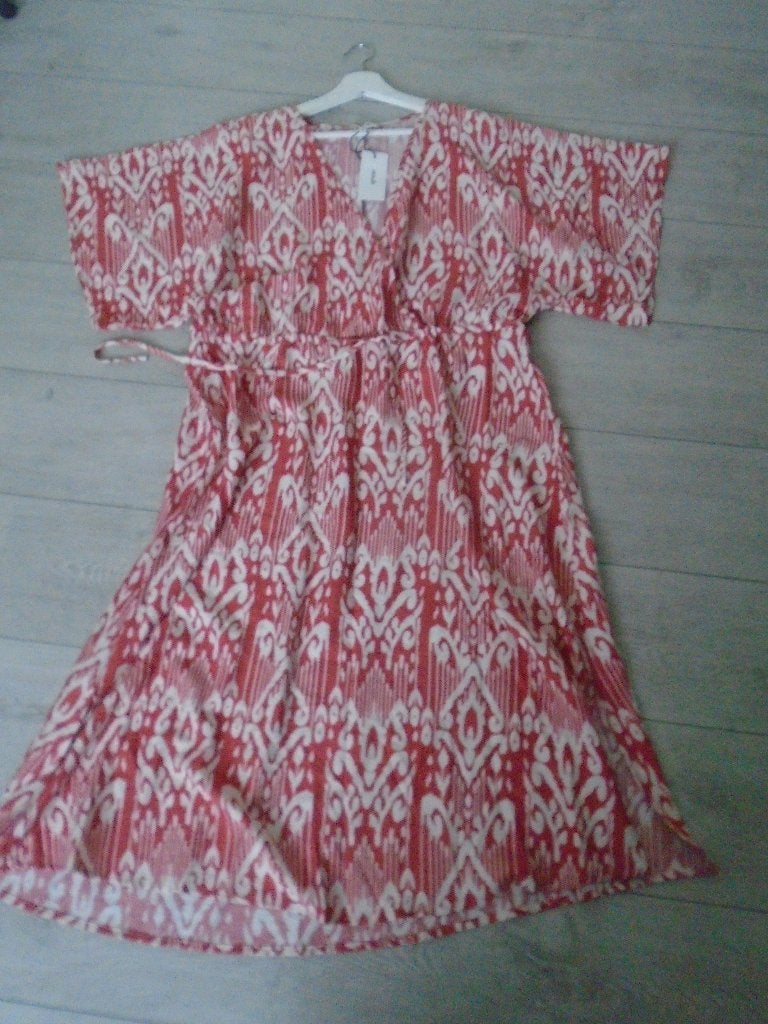 Nieuwe Norah jurk maat 44 met print, Kleding | Dames, Jurken, Verzenden, Maat 42/44 (L), Nieuw, Norah