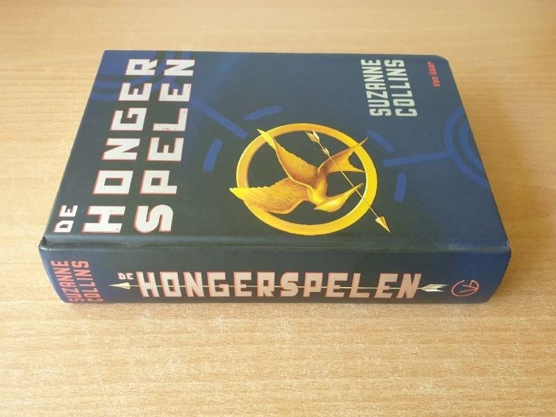 Suzanne Collins - De Hongerspelen (HC), Boeken, Fantasy, Gelezen, Ophalen of Verzenden