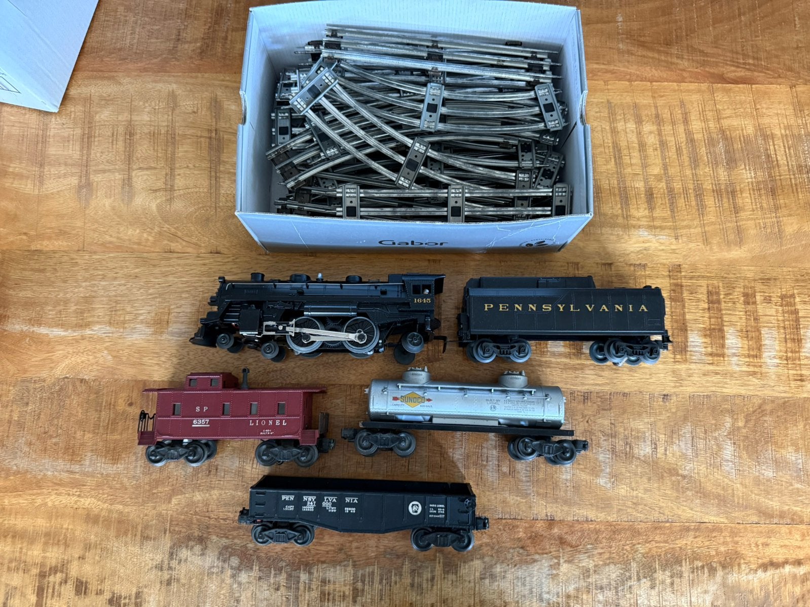 Lionel Trains 1645 pennsylvania met tender wagons Rails, Ophalen of Verzenden, Zo goed als nieuw, Wisselstroom, Overige merken