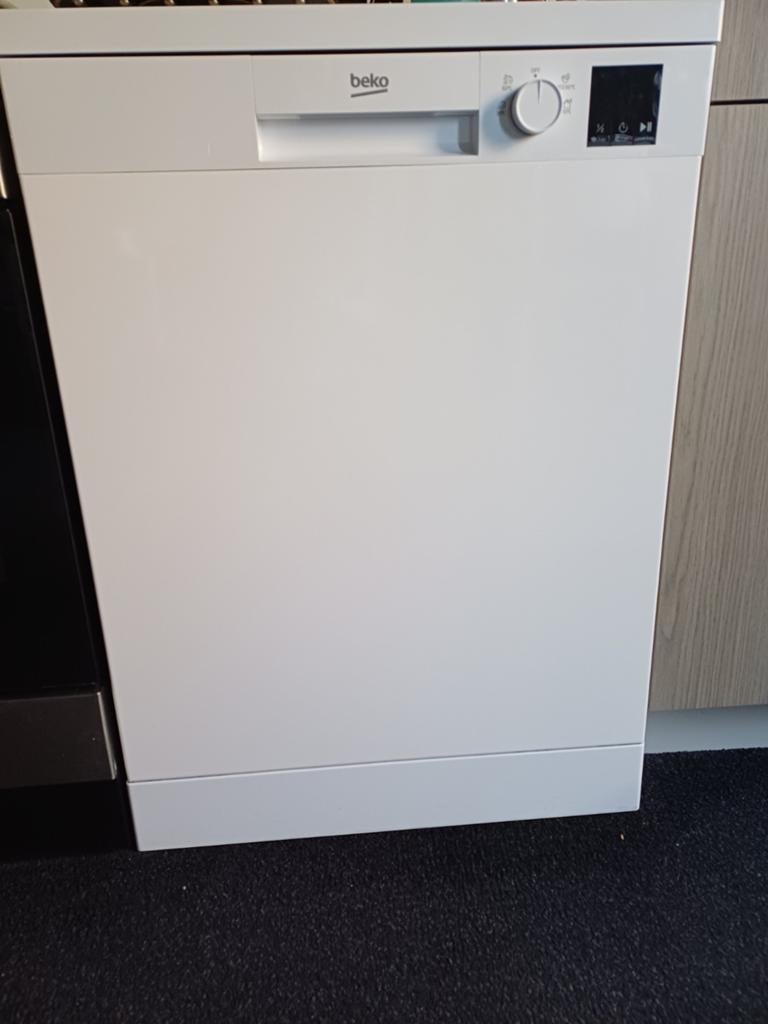 Beko Vrijstaande Vaatwasser Wit - Z.G.A.N., Witgoed en Apparatuur, Vaatwasmachines, Ophalen, Zo goed als nieuw, 85 tot 90 cm, 45 tot 60 cm
