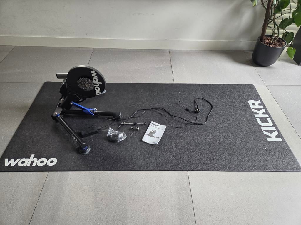 Wahoo KICKR V5.0 Smart Trainer met Bluetooth, ANT+ en mat, Sport en Fitness, Ophalen