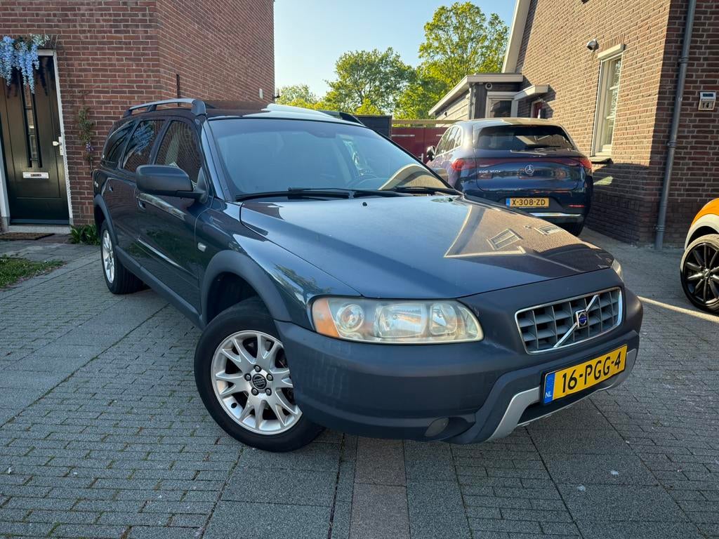Volvo XC70 2.5 T AWD Geartronic |PANO/CRUISE/TRHK/PDC, Auto's, Automaat, 1800 kg, Blauw, XC70