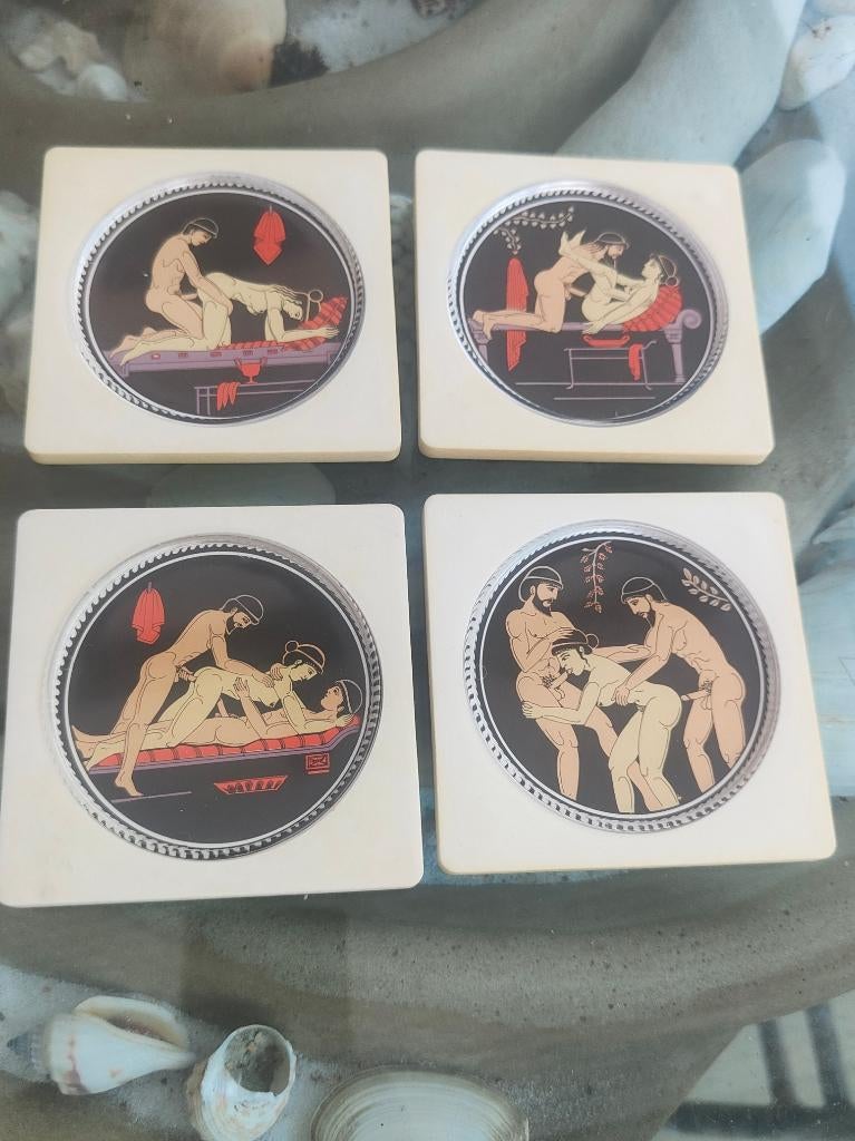 4 stuks vintage erotische bier glazen onderzetters, Antiek en Kunst, Curiosa en Brocante, Ophalen of Verzenden