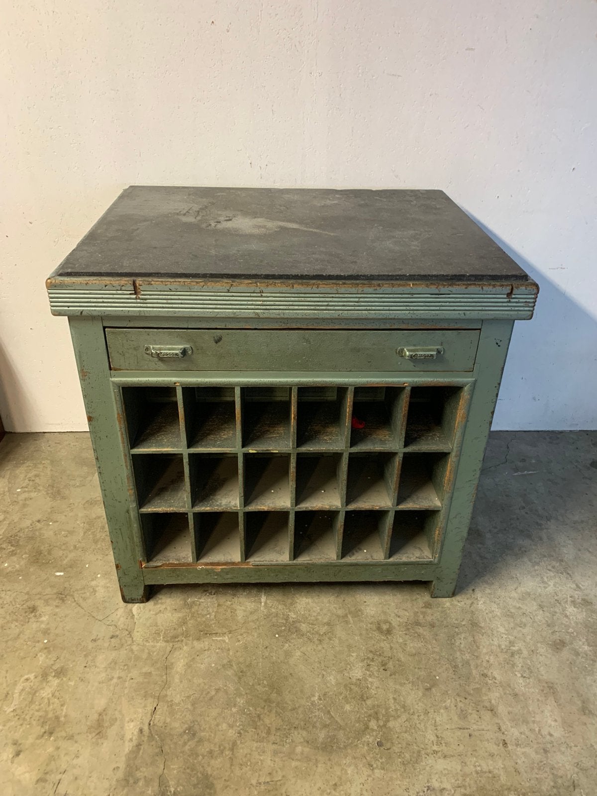 Vintage oude kookeiland keukenblok bar industriële zetbank., Ophalen