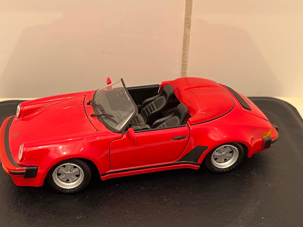Maisto Porsche 911 Speedster (1989) 1:24, Ophalen of Verzenden, Zo goed als nieuw, Auto, Maisto