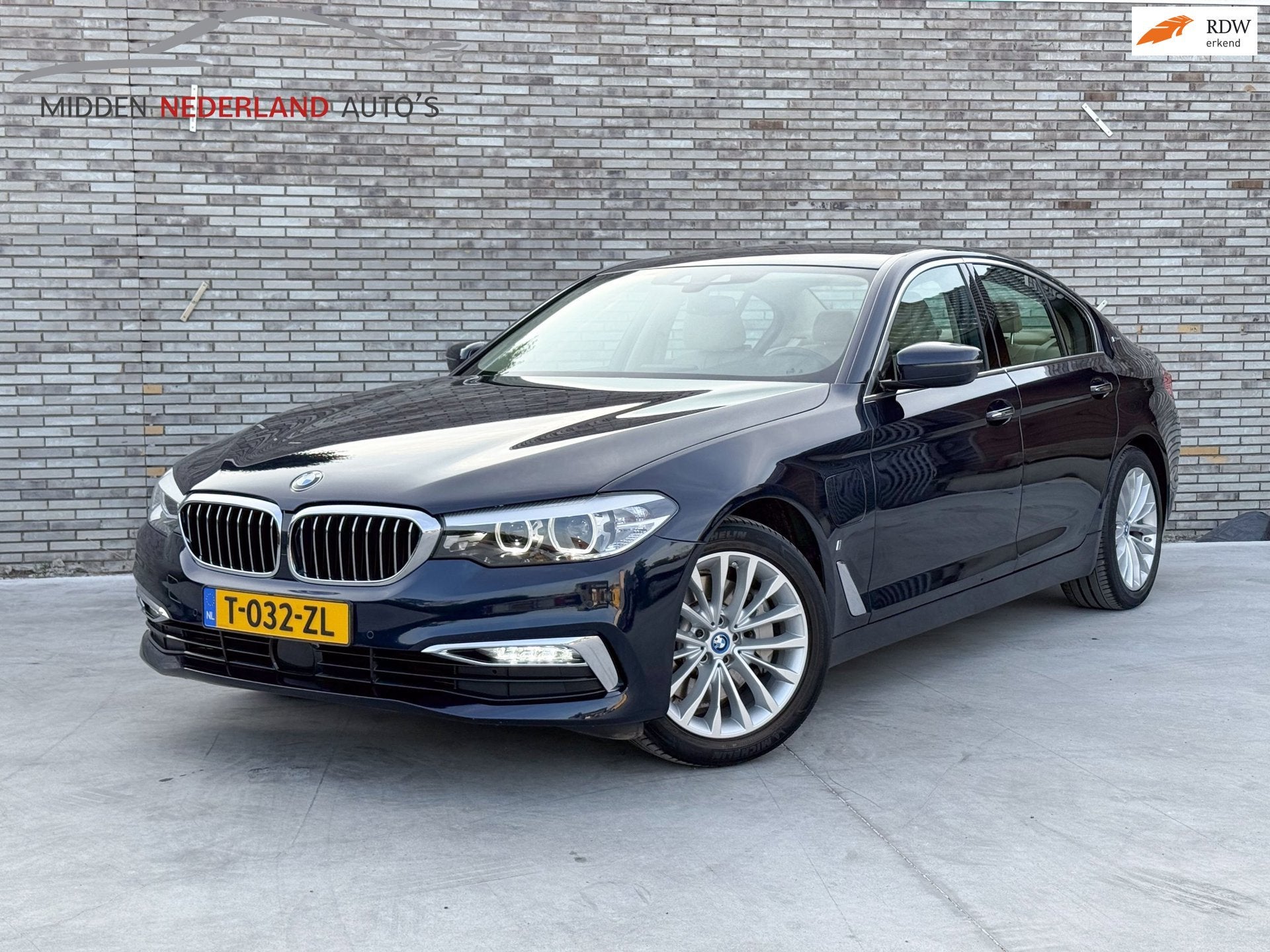BMW 5-serie 530e iPerformance High Executive * LEER * NIEUWE, Auto's, Automaat, Achterwielaandrijving, Gebruikt, 4 cilinders