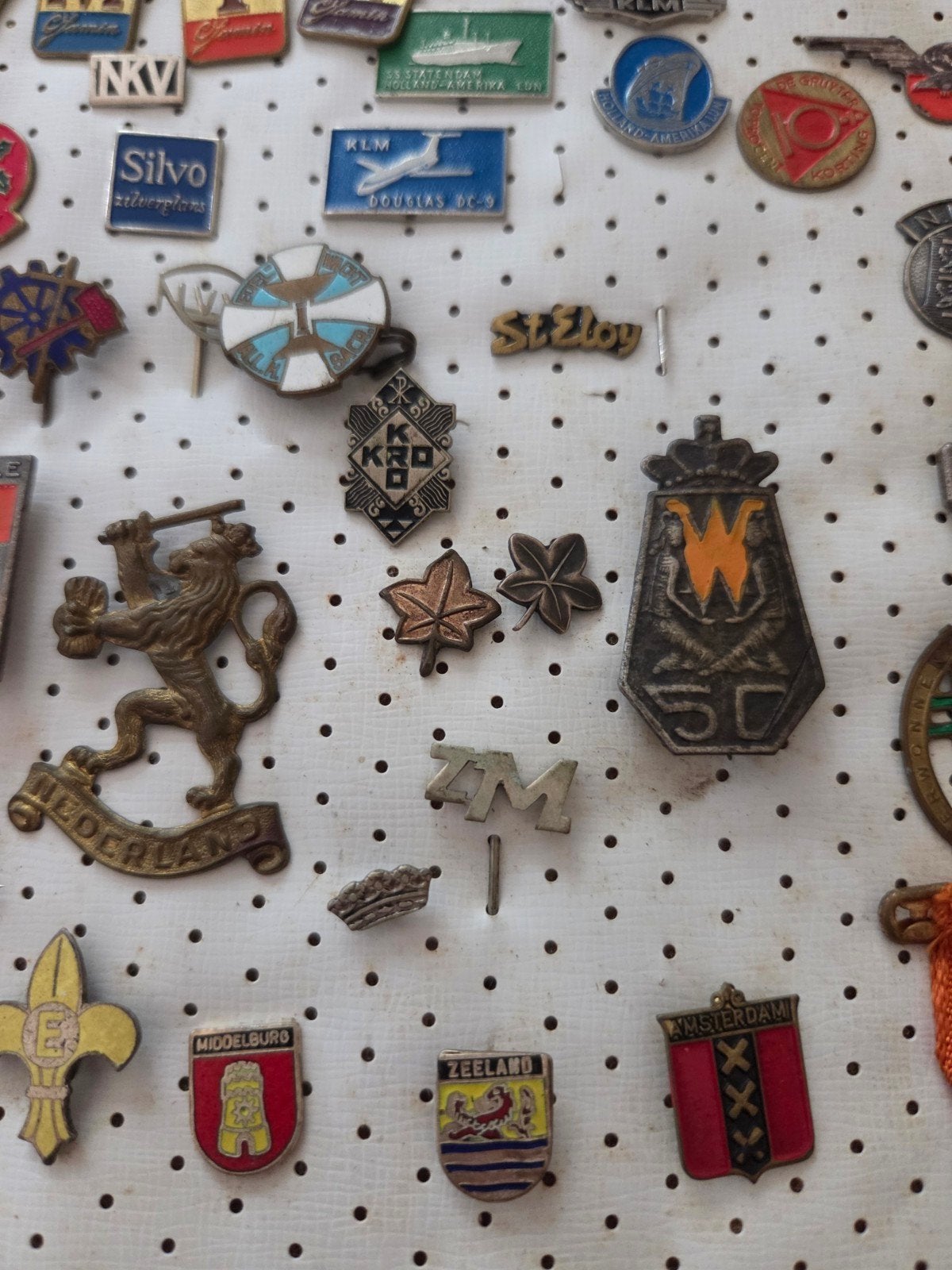 Grote collectie vintage speldjes en pins, Verzamelen, Speldjes, Pins en Buttons, Ophalen of Verzenden, Gebruikt, Overige onderwerpen