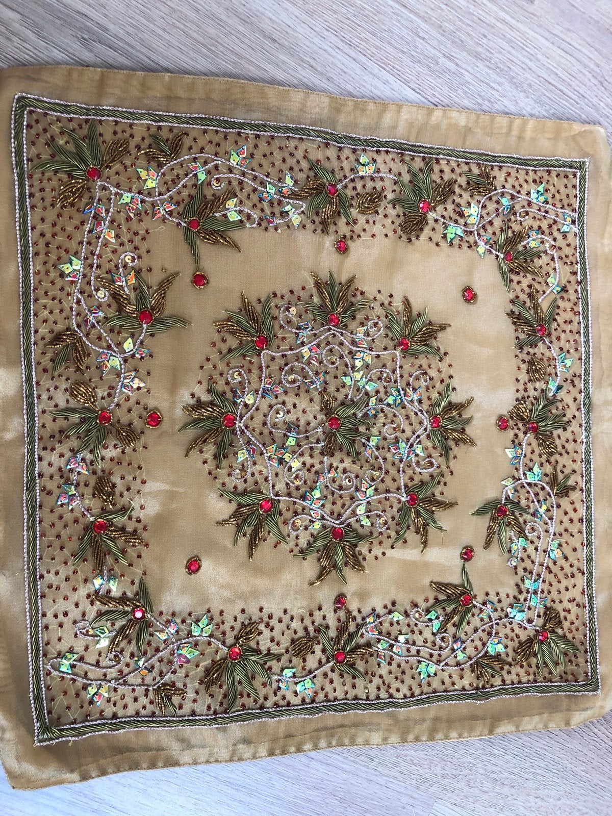 Hand Made in India kussenhoes geborduurd kraaltjes goud, Overige kleuren, Vierkant, Nieuw, Ophalen of Verzenden