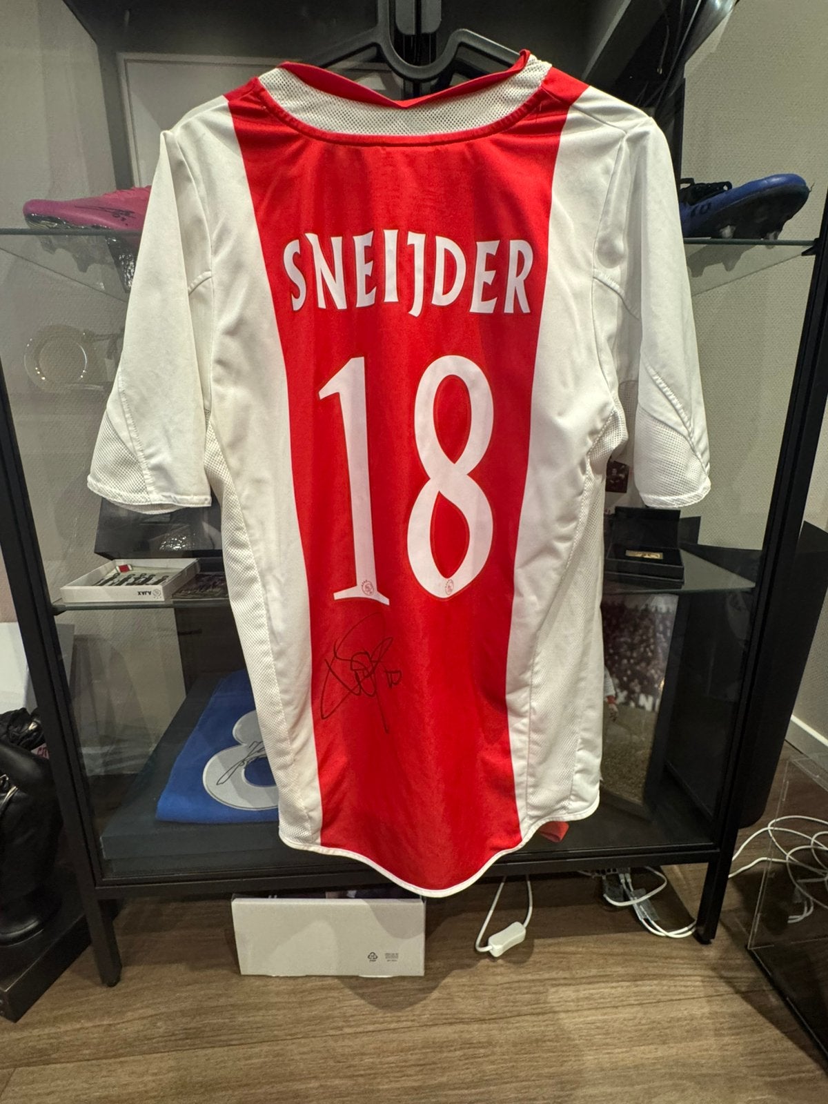 Wesley sneijder gesigneerd ajax shirt, Verzamelen, Ophalen of Verzenden, Zo goed als nieuw, Ajax, Shirt