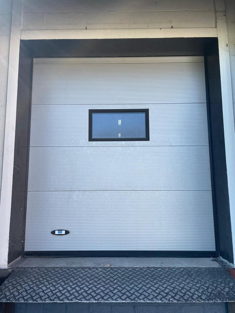 11 x Handbediende overheaddeur RAL9006, Ophalen, Gebruikt, Garagedeur, Metaal