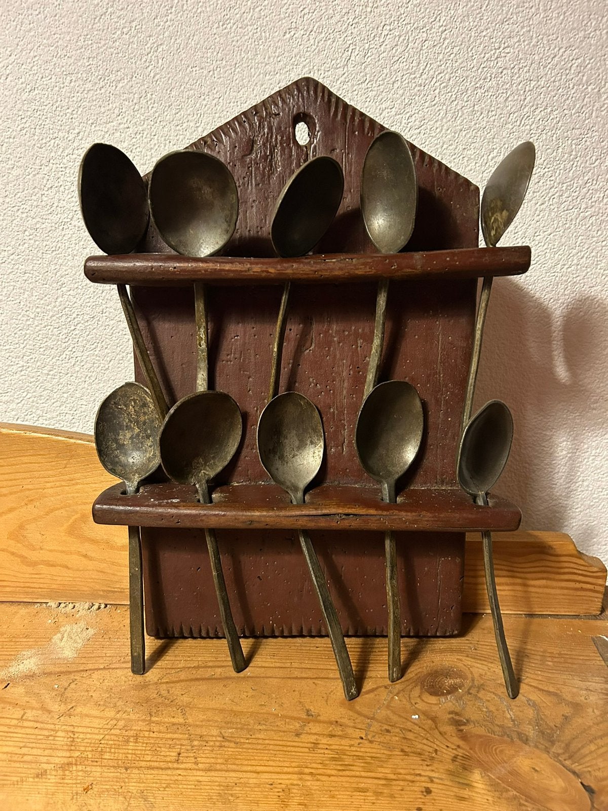Houten wandrek met 10 loden lepels, Antiek en Kunst, Ophalen of Verzenden