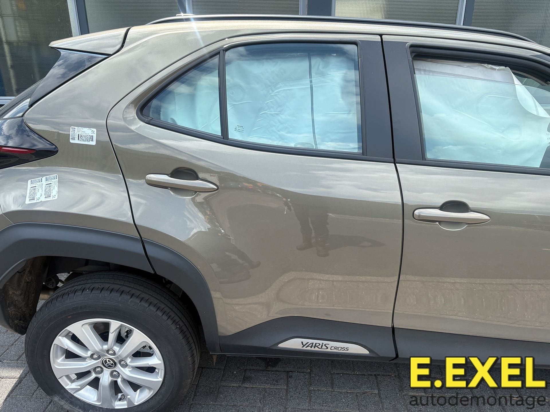 Deur rechts achter Toyota Yaris Cross (PB1/PJ1) vanaf 2020, Auto-onderdelen, Carrosserie en Plaatwerk, Gebruikt, -, Deur, Achter