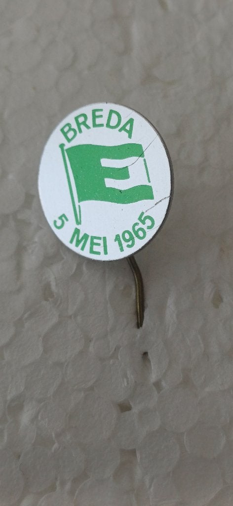 Breda 5 mei 1965, Verzamelen, Speldjes, Pins en Buttons, Ophalen of Verzenden, Zo goed als nieuw, Overige onderwerpen
